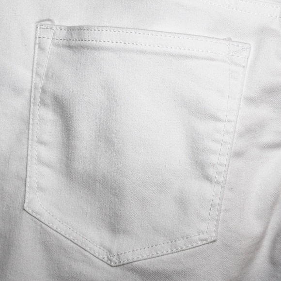 Talbots Relaxed Girlfriend Denim Short - Picture 14 of 15